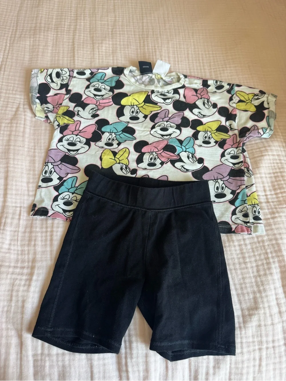 Zara Minie Mouse Bow Print Crop Tee & Gap Black Bike Shorts